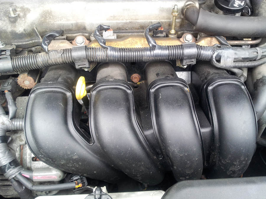 Toyota Avensis T3-X inlet-manifold